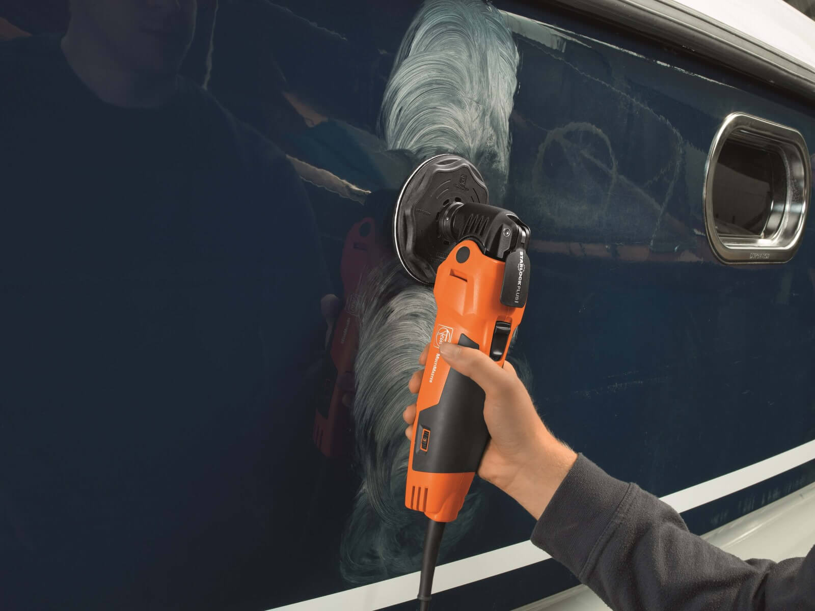 restoring_acrylic_and_polycarbonate_multimaster